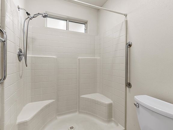 5th image of 710 S Indian Hills Dr Unit 8