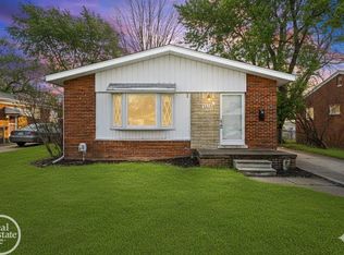 22720 Furton St, Saint Clair Shores, MI 48082
