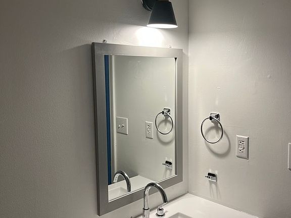 5th image of 2721 Hanover Cir #5