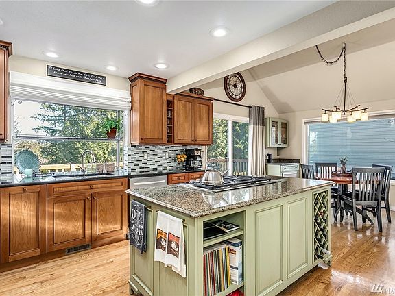 4th image of 25432 Lake Wilderness Country Club Dr SE #C