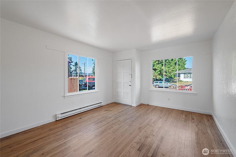 5th image of 228 24th Avenue