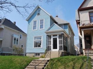 2635 N Oakland Ave, Milwaukee, WI 53211