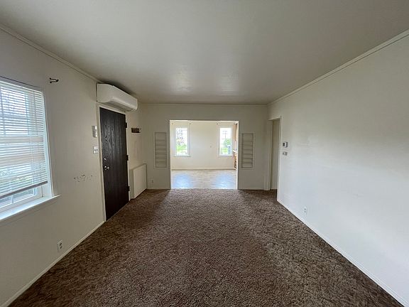 4th image of 1325 NW Hawthorne Ave