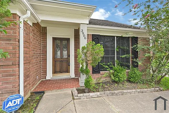 3 bed, 1972 sqft, $2,400 — Photo 3