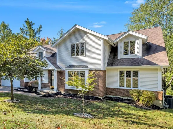 125 Hidden Creek Dr, Ballwin, MO 63011