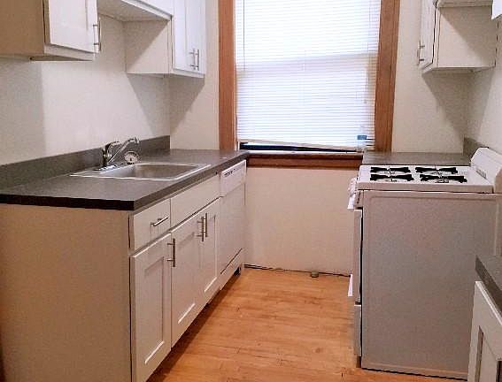5th image of 4510 N Paulina St APT 1W