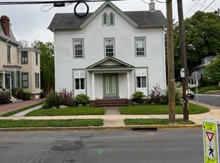 200 Washington Ave #1-R, Newtown, PA 18940