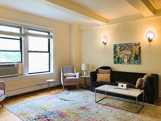4th image of 147 W 79th St #5C
