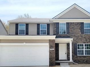 10362 Scarlet Oak Dr, Ypsilanti, MI 48198