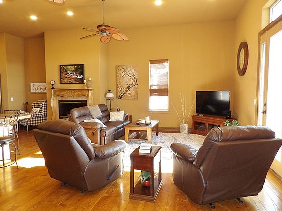 4th image of 207 Marco Dr