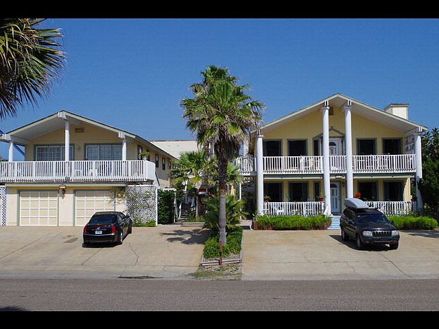 1st image of 122/124 E Carolyn Dr