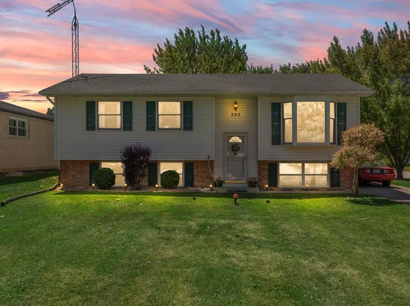 202 S Van Buren St, Hebron, IN 46341
