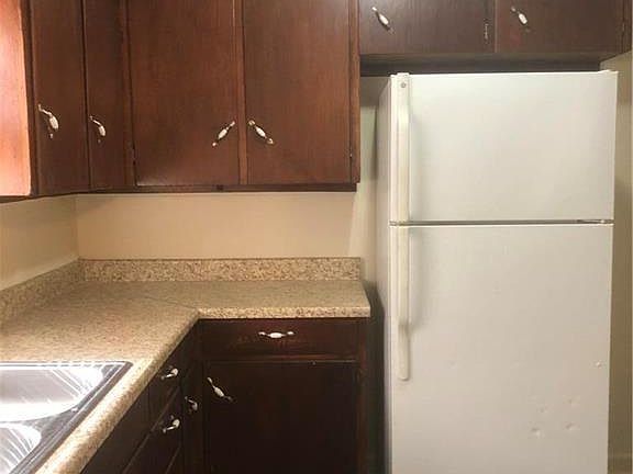 4th image of 5845 Bellefontaine Ave