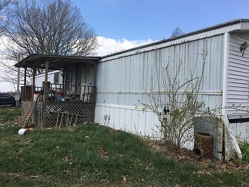 2nd image of 752 Toria Rd