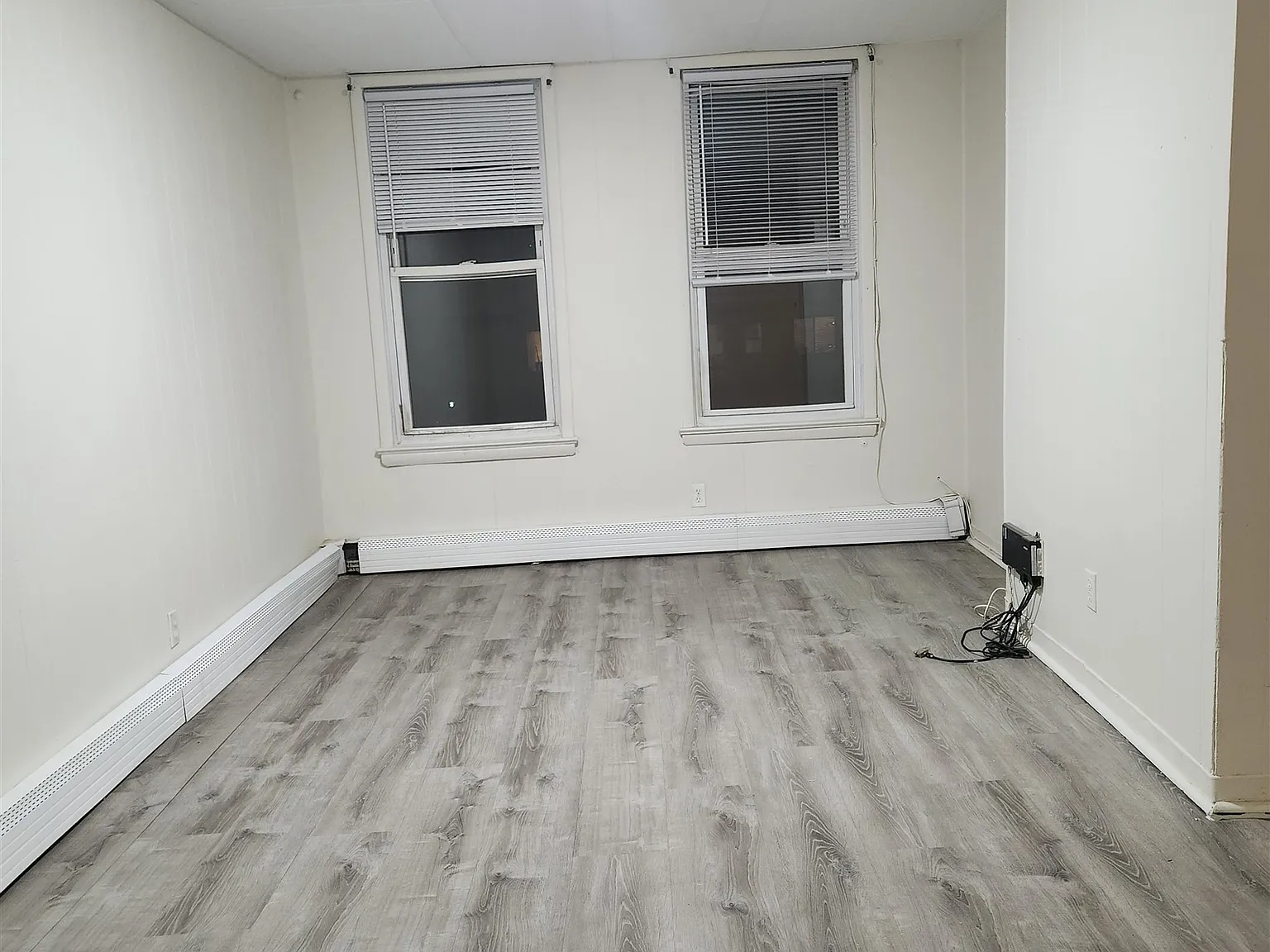 3 bed, 1.0 bath, $1,800 — Photo 1