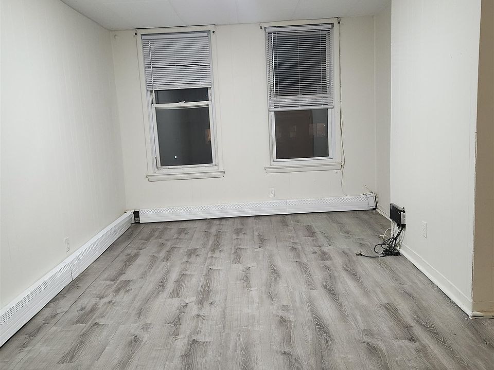 1st image of 494 W Side Ave