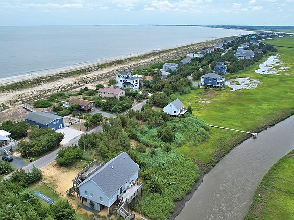 2nd image of 1903 S Bay Shore Dr