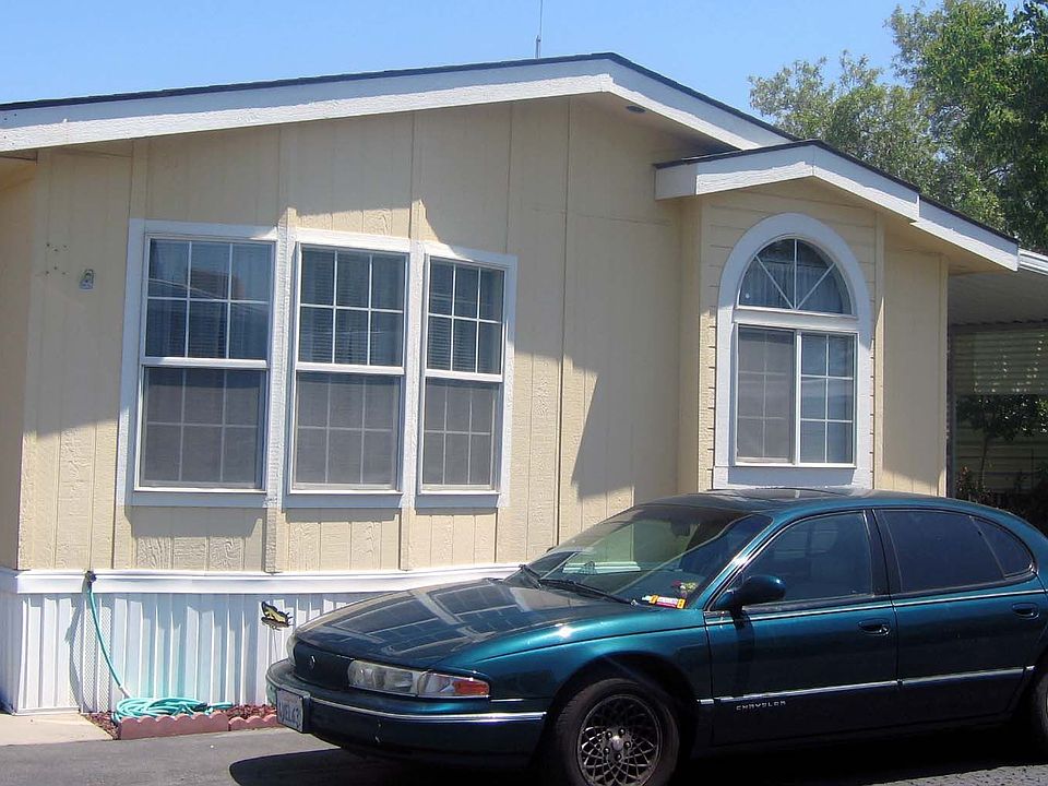 2nd image of 1272 Villa Ave Space 41