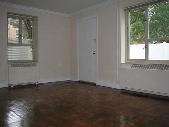 2nd image of 188-49 71st Cres
