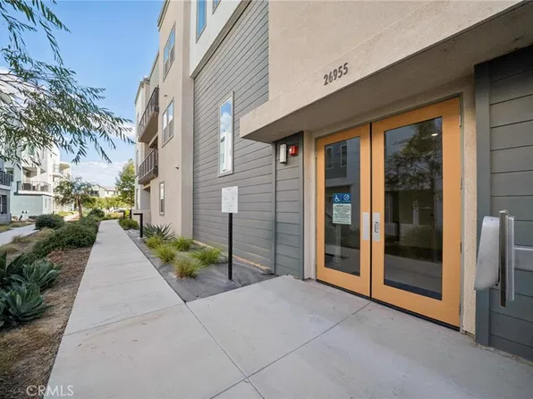 26955 Prospector Rd #201, Stevenson Ranch, CA 91381