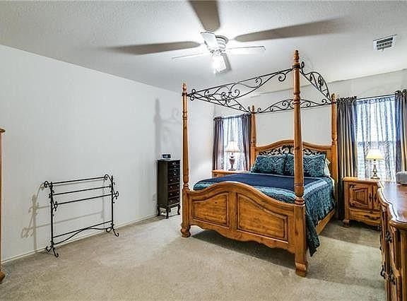 3rd image of 808 Mackenzie Dr