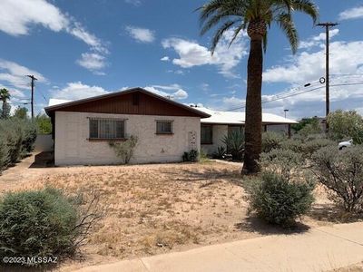 1126 N Swan Rd, Tucson, AZ, 85712