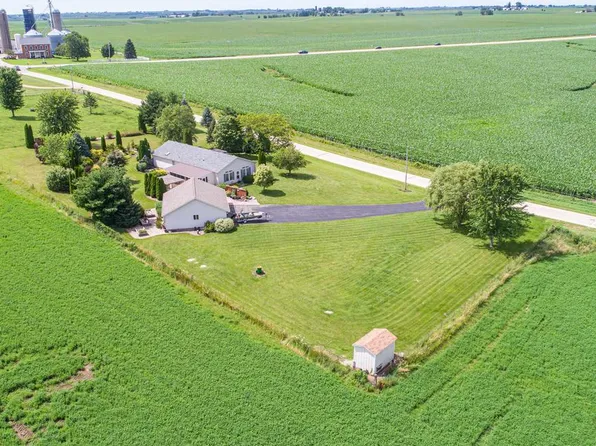 323 Edison Road, Hazel Green, WI 53811
