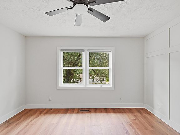 4th image of 3703 Thrushwood Dr