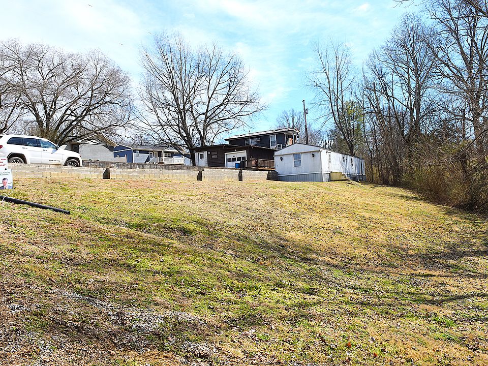 1st image of 401 Muncie Ct #1