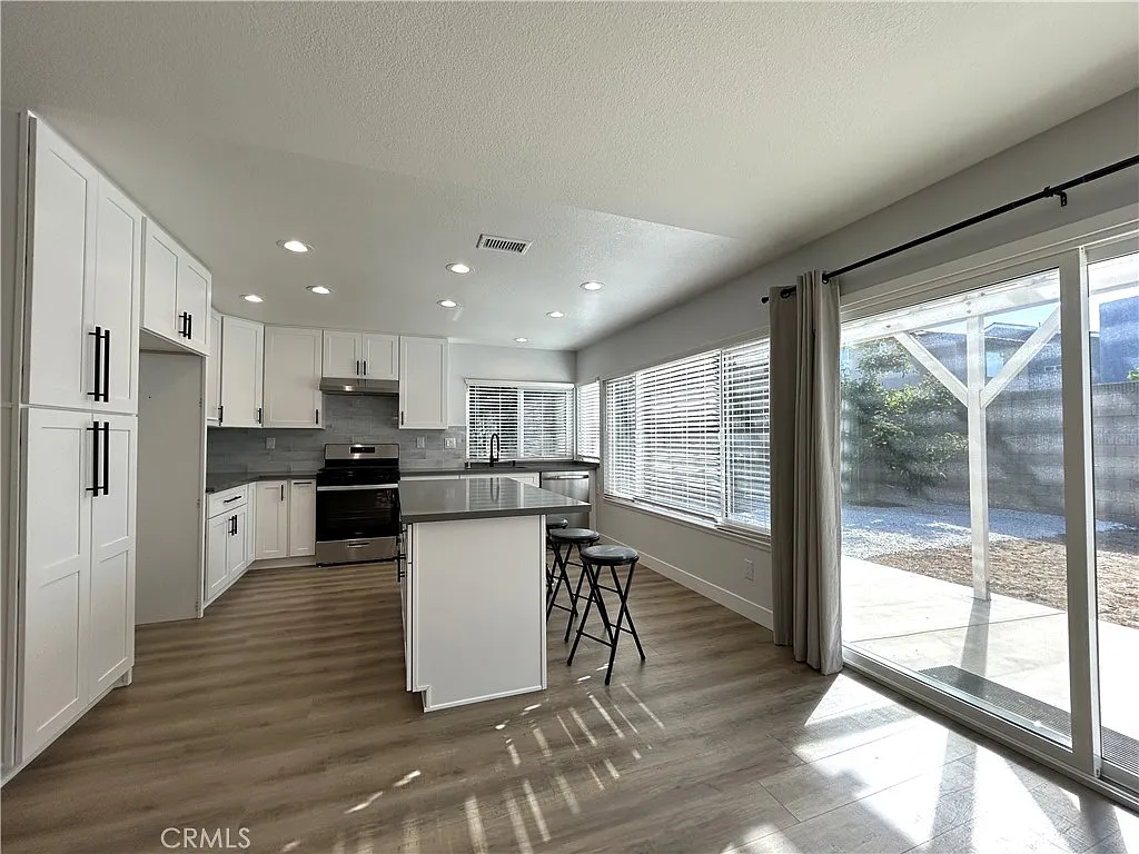 5 bed, 2409 sqft, $6,000 — Photo 4