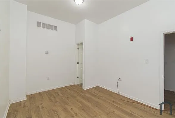 2225 W Lehigh Ave — Photo 19