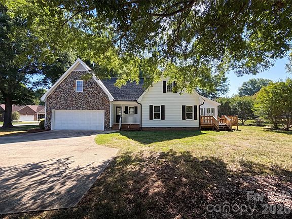5th image of 103 Hampshire Ct