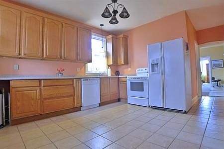 4th image of 1020 S Taylor Ave