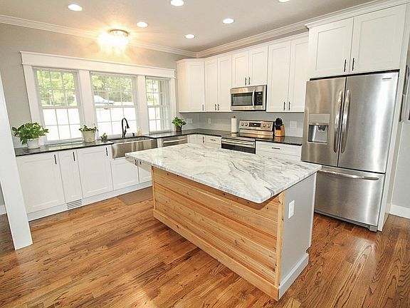5th image of 2141 E Ridgewood Dr
