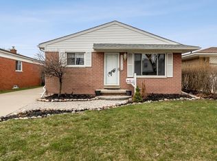 23315 Elaine St, Saint Clair Shores, MI