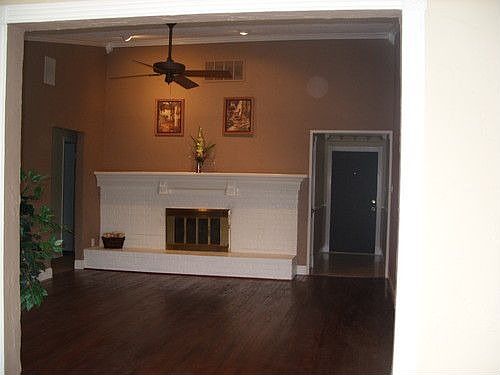 3rd image of 926 Madison Cir