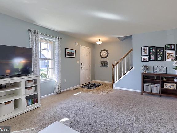 5th image of 1331 Willow Creek Dr