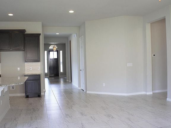 3rd image of 904 Kingston Pl