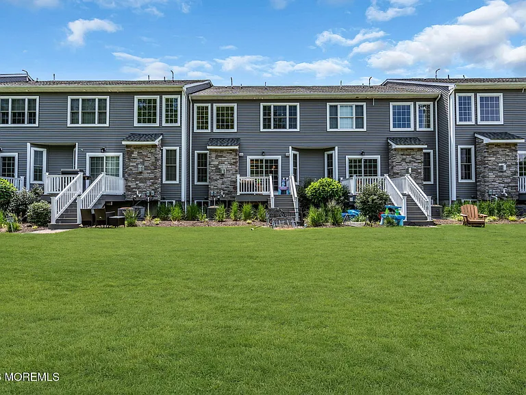 57 McCormick Ave S — Photo 30