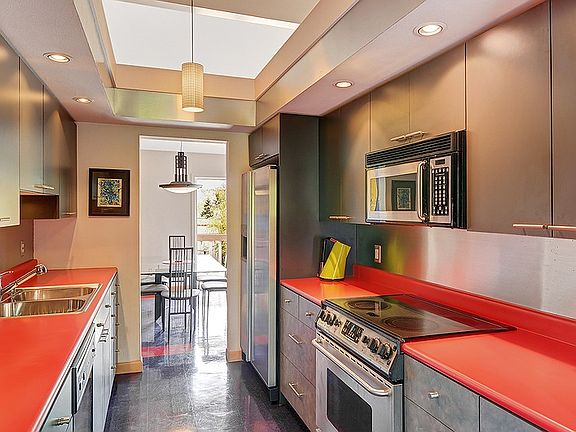 5th image of 17472 NE 40th Pl