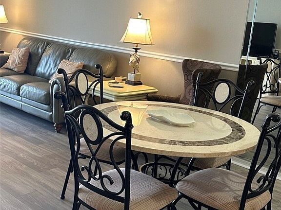 4th image of 8056 Queen Palm Ln APT 635