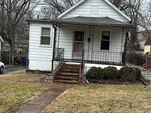4th image of 3229 Royalton Ave