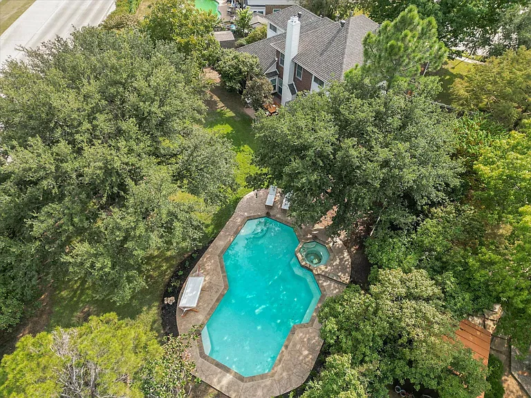 2200 Glenbrook St — Photo 38