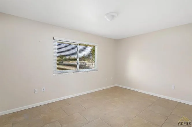 701 Cherry Hills Dr — Photo 6
