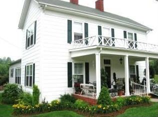 1039 N Church St, Mountain City, TN 37683