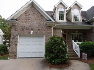 8 Penton Ridge Ct, Greensboro, NC 27455