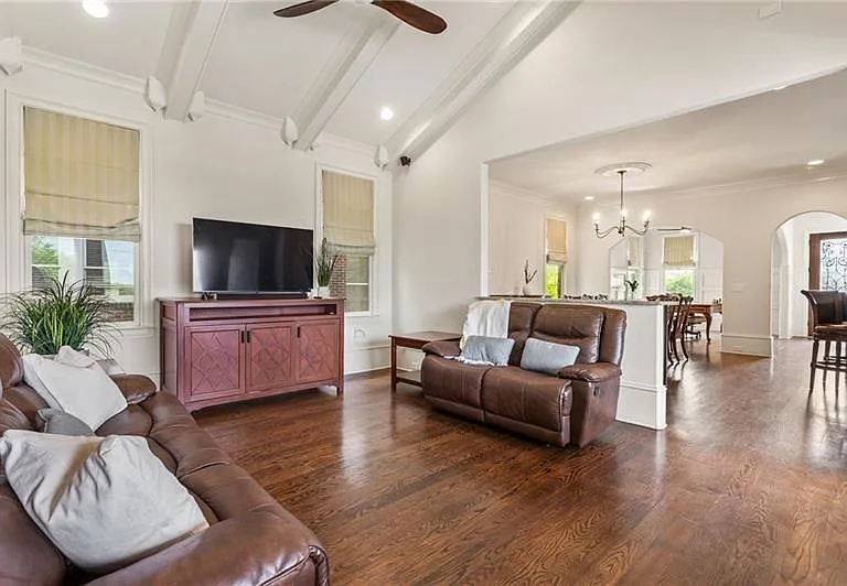 629 Boulevard NE — Photo 27