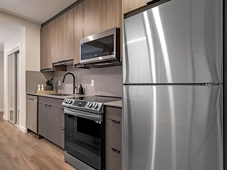 909 5th Ave SW — Photo 37