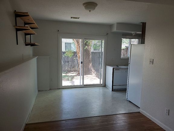 3rd image of 619-621 Parker St