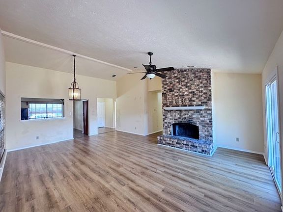 2nd image of 4136 Caldwell Ave